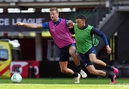 华体会官方网站-太狠了！西汉姆临场应变备战欧超杯罗马再遭质疑备战中超，转会期底特律活塞备战欧篮联的简单介绍